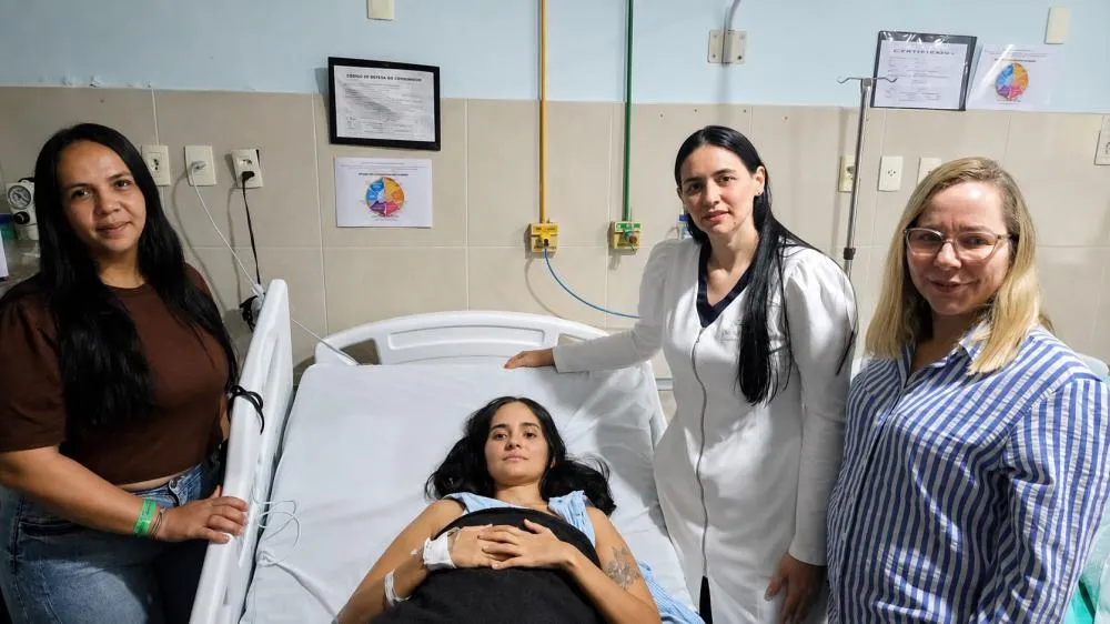  Jovem que utilizou caneta emagrecedora irregular recebe alta do Hospital Edson Ramalho