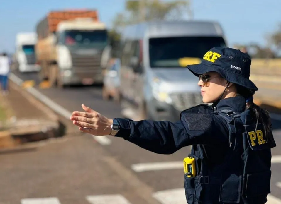 PRF alerta sobre restrições de tráfego para veículos de carga e superdimensionados durante o período de eleições na Paraíba